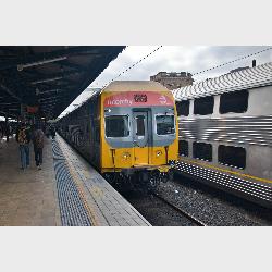 136-au-sydney--central-station.-vlaky-(jp)