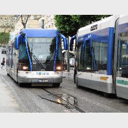 301019-fr-caen--tramvaj-na-av.du-six-juin-u-zastavky-bernie-