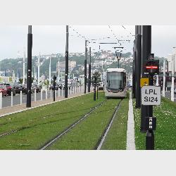 333020-fr-le-havre--tramvaj-na-la-plage